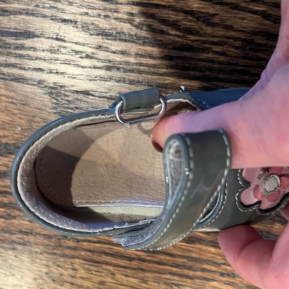 See Kai Run Early Walker shoes - Picture 3 of 3